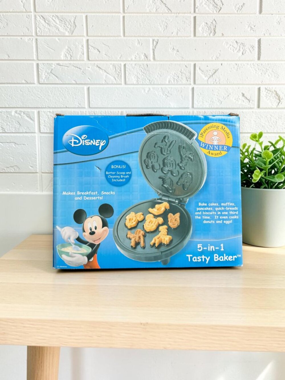 Disney Shapes Mickey 5-in-1 Tasty Baker Waffle Pancake Muffin Maker. (Open Box)